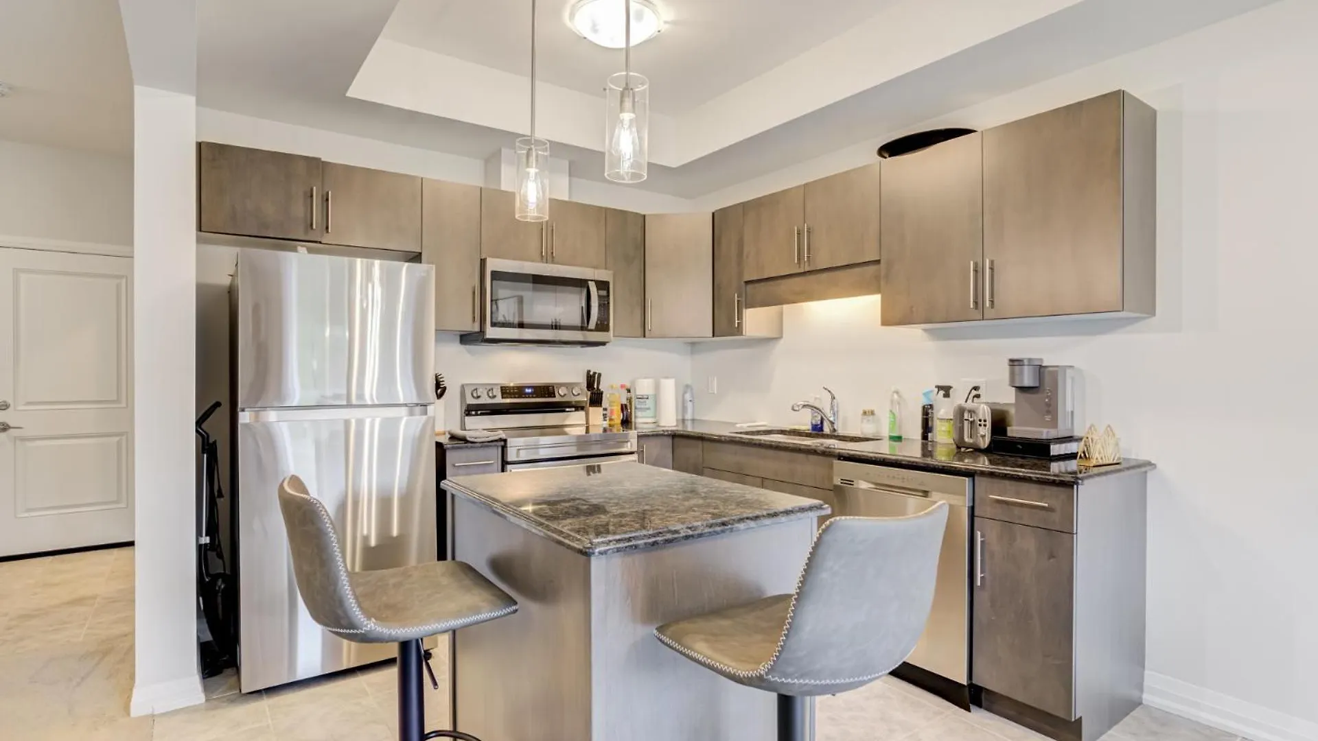 Niagara Falls Luxury Living - 8 Guest House شلالات نياغارا