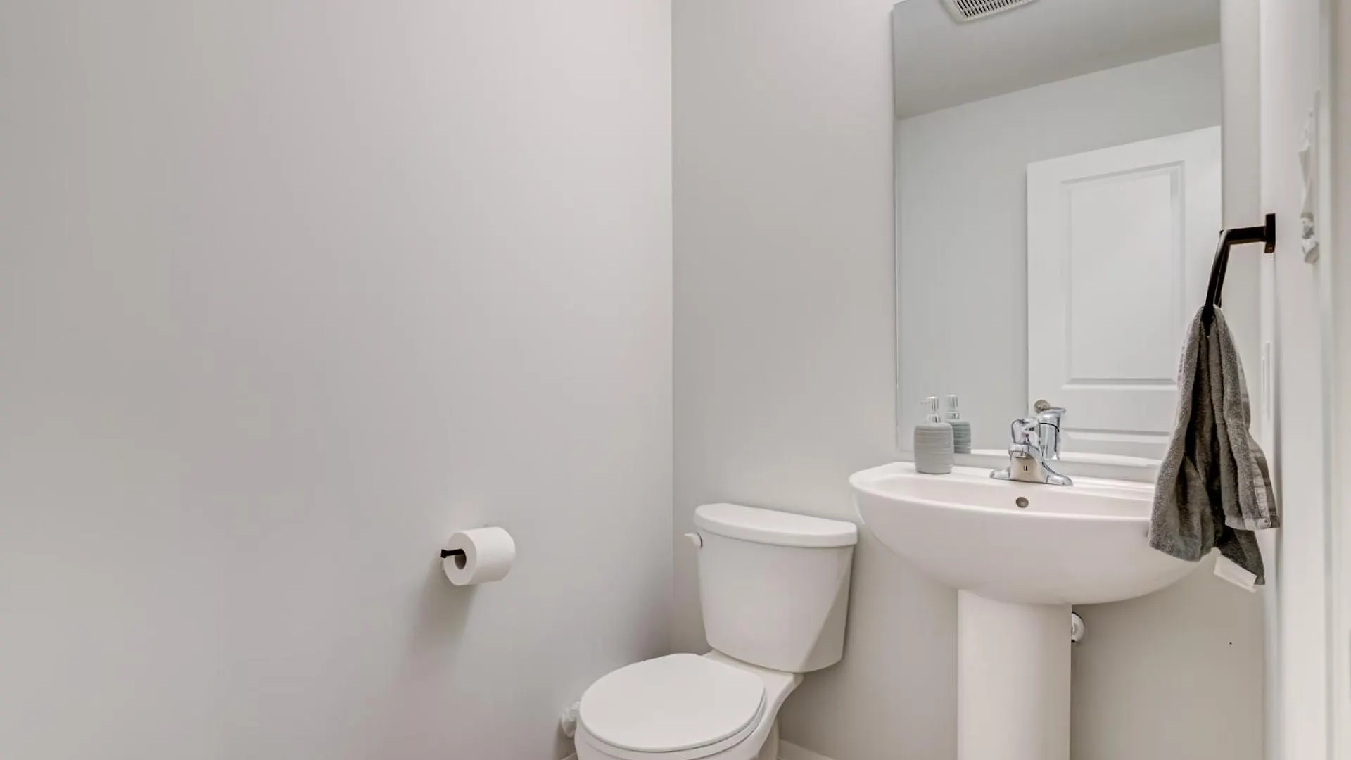 Niagara Falls Luxury Living - 8 Guest House بيت للعطل شلالات نياغارا
