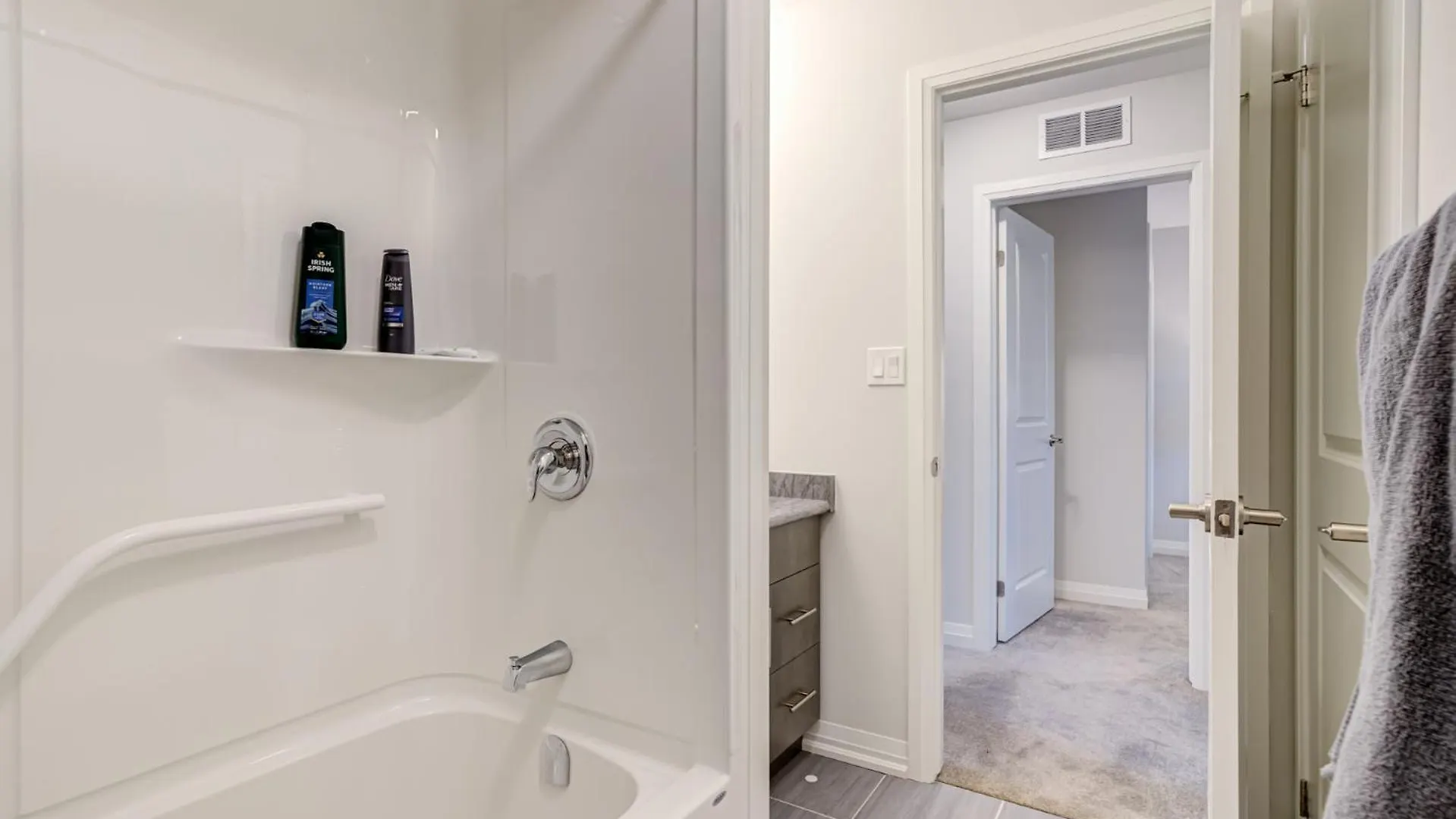 Niagara Falls Luxury Living - 8 Guest House