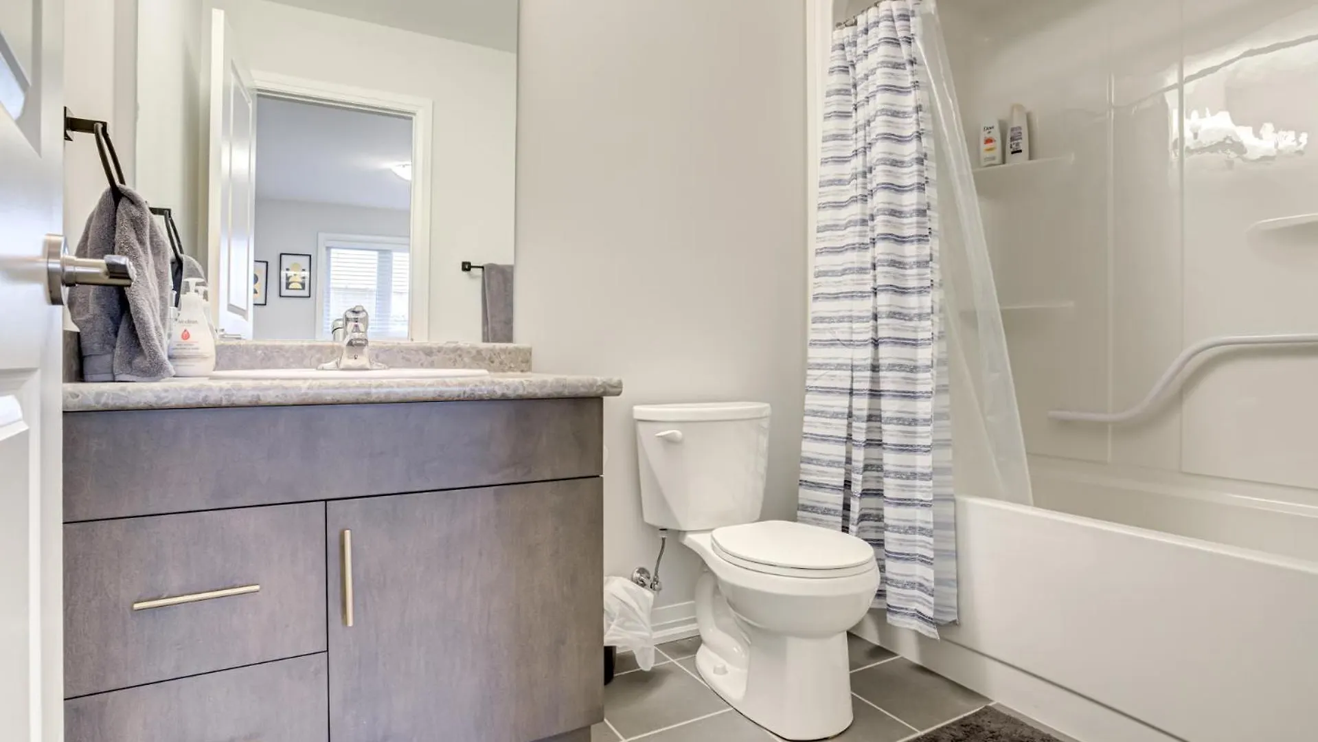 بيت للعطل Niagara Falls Luxury Living - 8 Guest House كندا