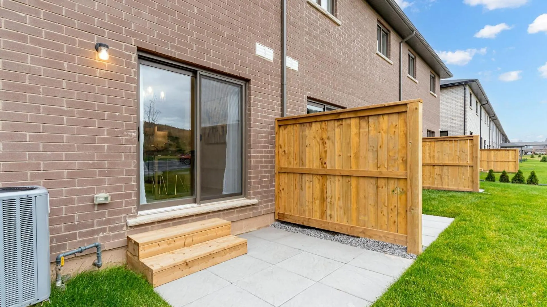 بيت للعطل Niagara Falls Luxury Living - 8 Guest House